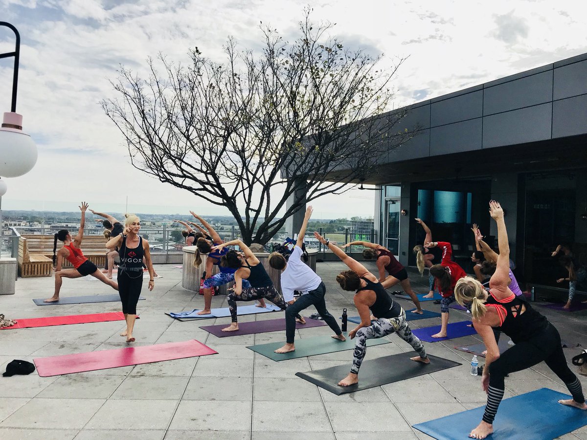 igovigor's tweet photo. Saturday vibes are strong like a Warrior thanks to this amazing rooftop Power Flow @lajacksonbar this morning 🙌 🥂 ❤️🖤
#igovigor #rooftopyoga https://t.co/Z7tZLDGnLx