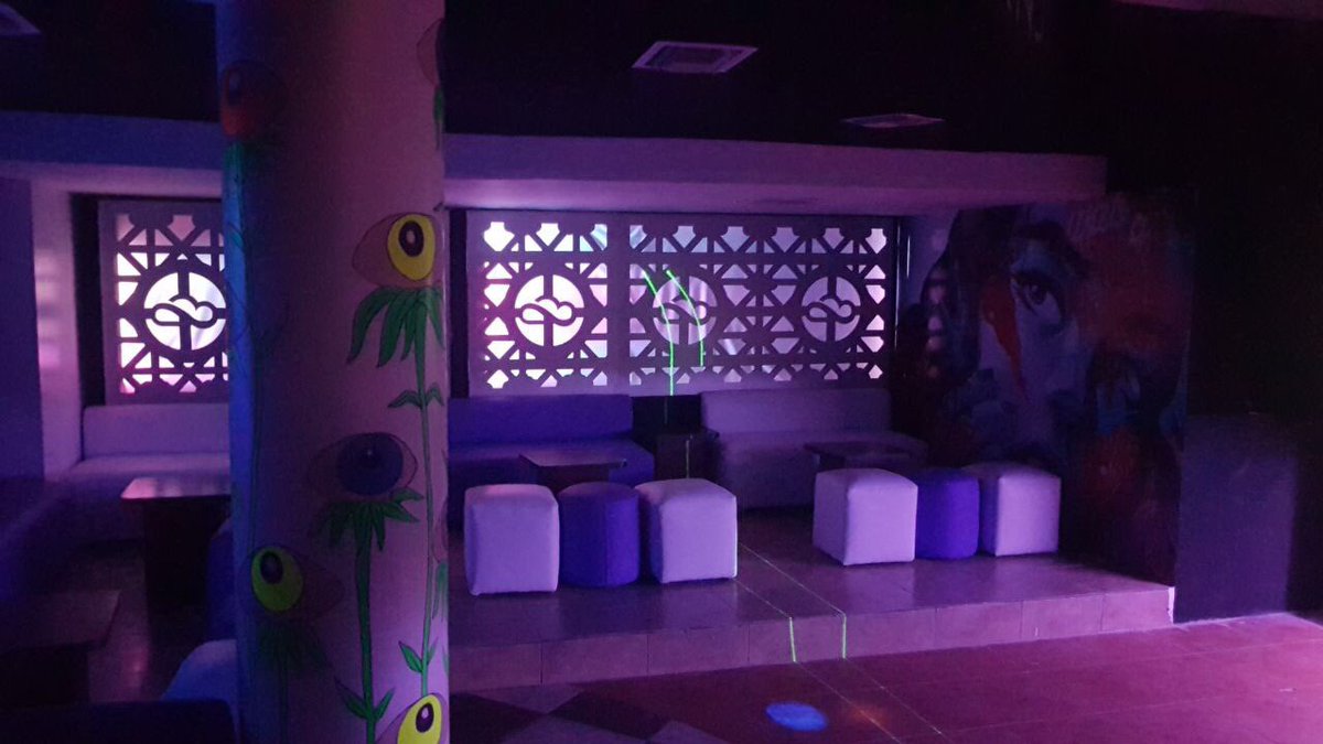 ViuDiscoteca's tweet photo. Hoy te esperamos en @weekndisco🔥 La mejor Farra la tienes con nosotros🍺 Arma tu grupo Farrero Rsv: 0986278679 #Guayaquil. https://t.co/jjf4Qftl91