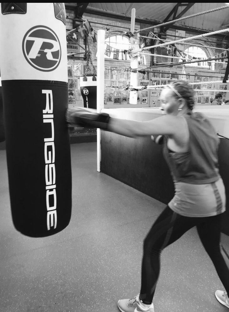 The Jab! The lead fist, Your range finder and even your protector 👊🏼 use it, master it & learn its power. #boxing @kellyoneill2011 #2ndHome