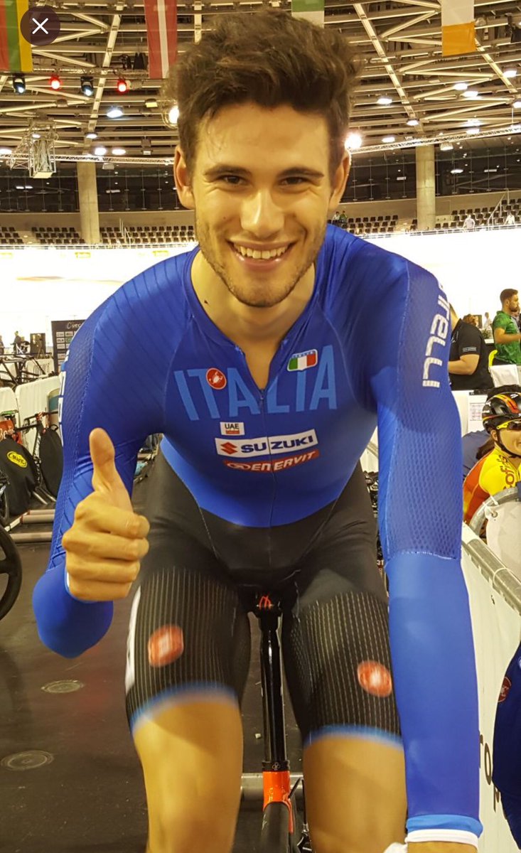 Un treno azzurro a Berlino. #filippoganna conquista la medaglia d’oro nell’inseguimento individuale. #NazionaleCiclismo