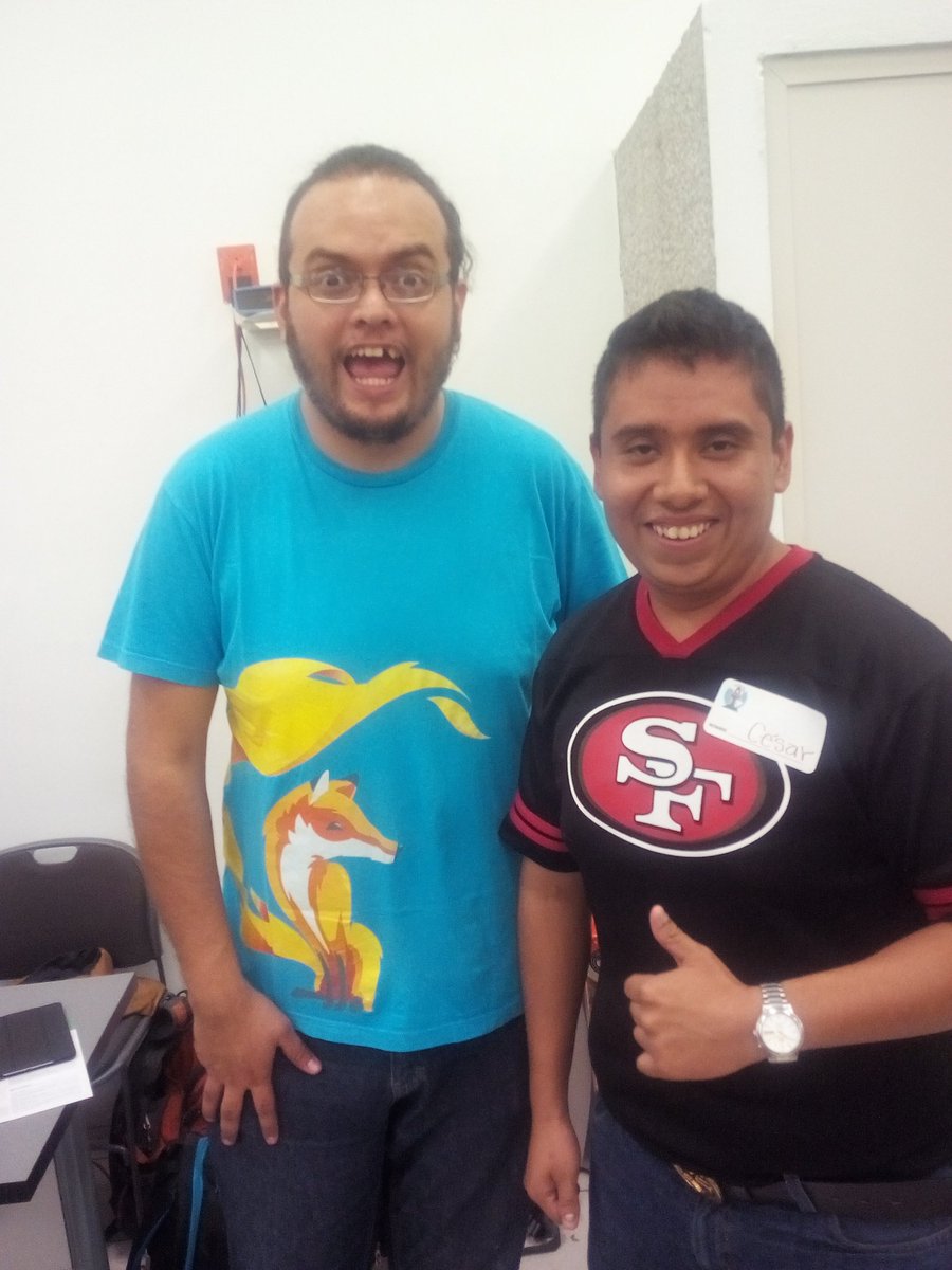 cesaralfonsome5's tweet image. @RevistaSG #HACKATOUR CON uno de los ingenieros de #Softwareguru