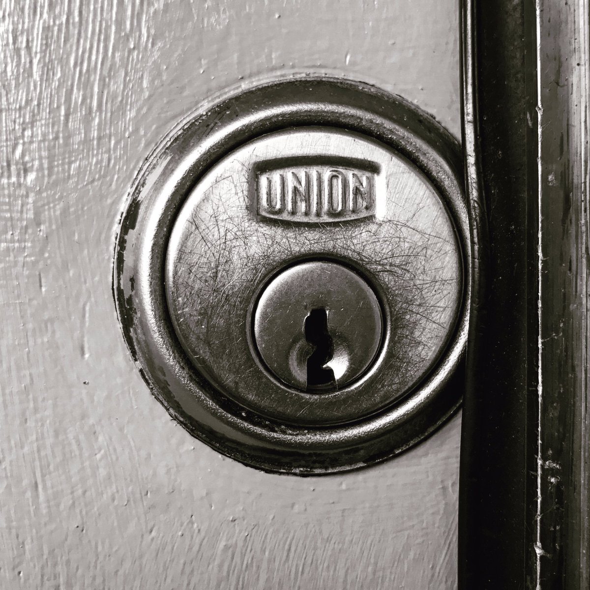 MONDAY. 8PM. 🗝🗝🗝☠️☠️☠️🗝🗝🗝