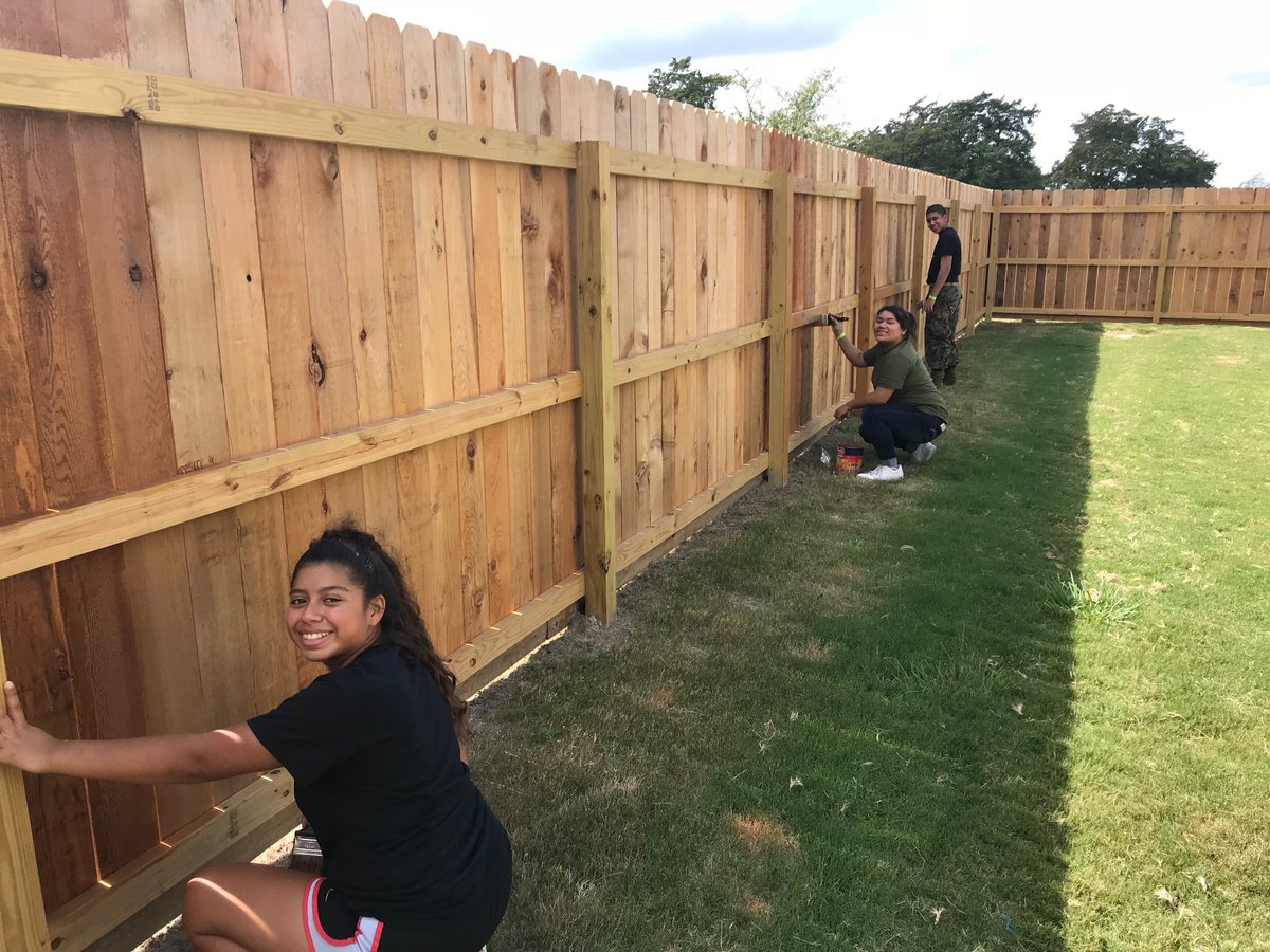 Brenham_MCJROTC's tweet photo. 17 Cadets volunteering  @CampForAll ...painting a fence and learning about the value of service and helping others. @BrenhamISD @BrenhamHS https://t.co/zJriFApawd