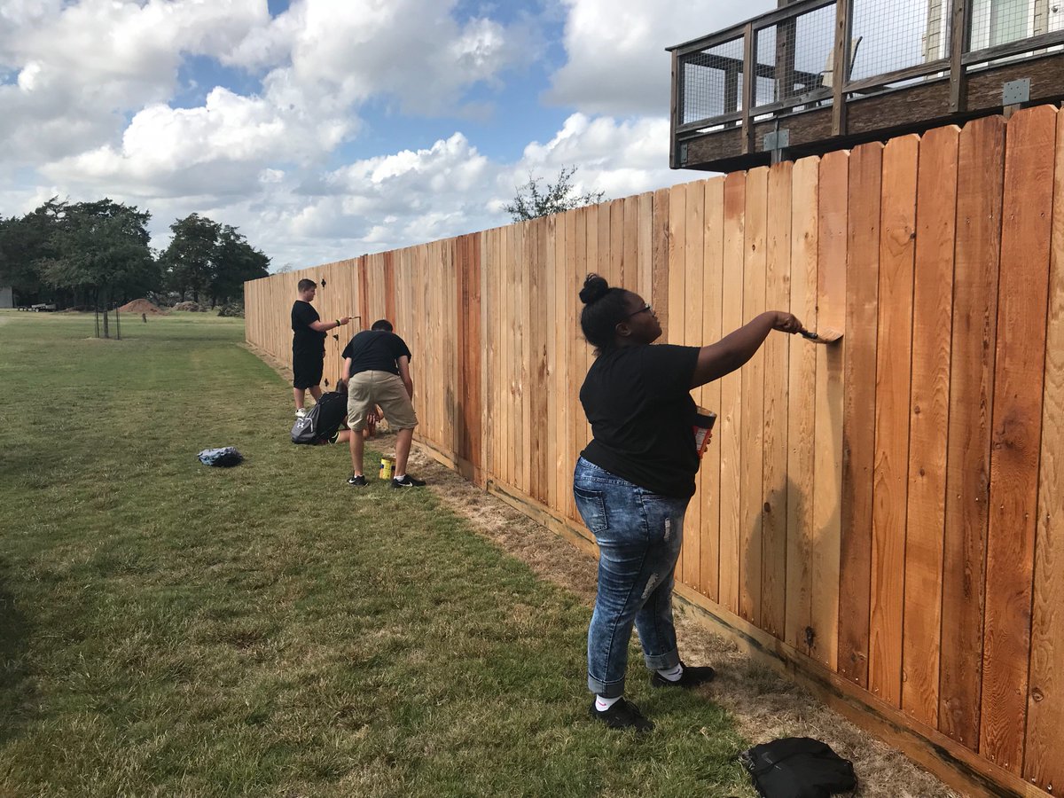 Brenham_MCJROTC's tweet photo. 17 Cadets volunteering  @CampForAll ...painting a fence and learning about the value of service and helping others. @BrenhamISD @BrenhamHS https://t.co/zJriFApawd