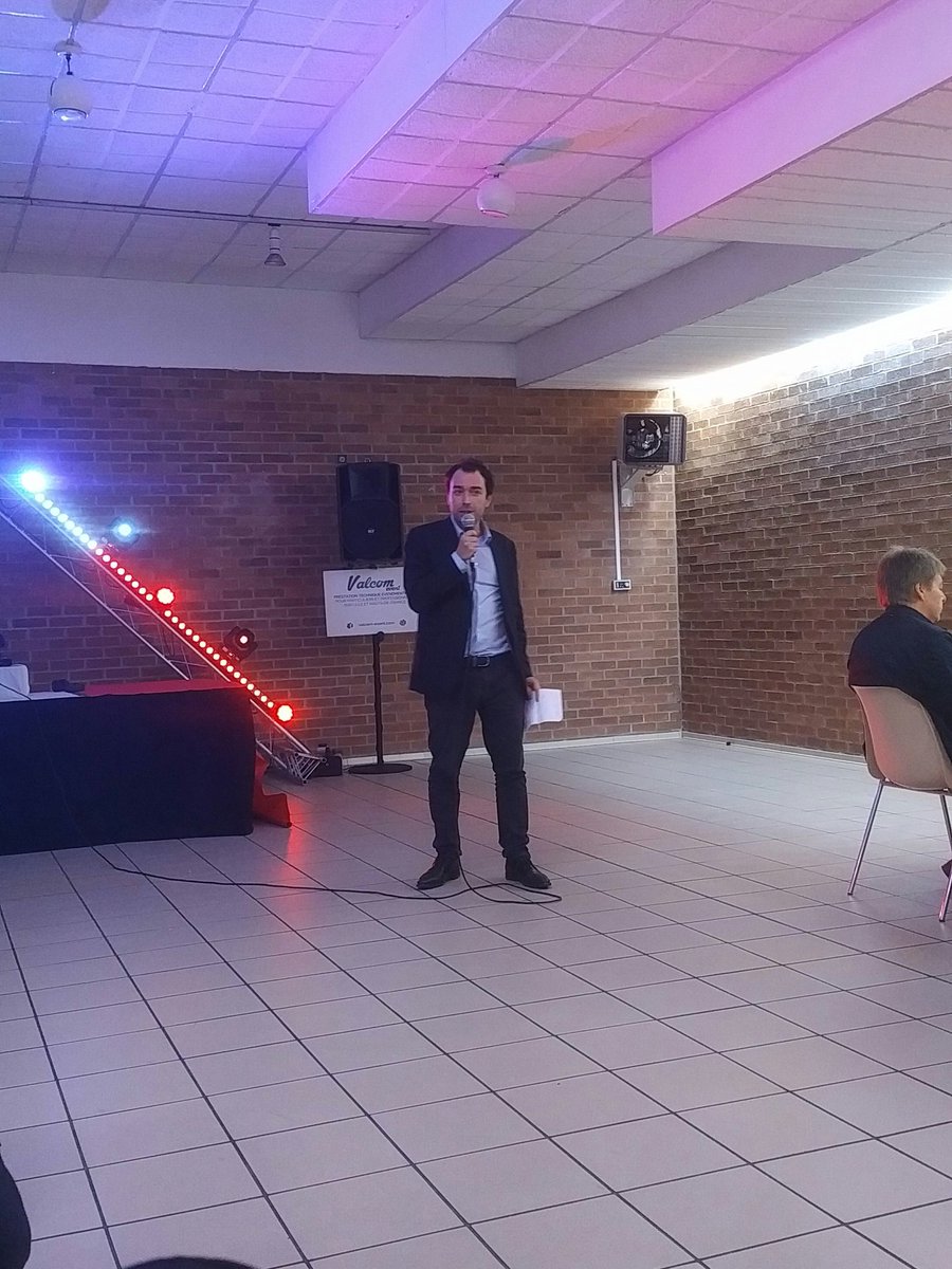 SoyonsLibres_02's tweet photo. Intervention de notre porte parole @CGivadinovitch a la soirée #LR de la 3eme du Nord. #UneDroitePourGagner #AvecMael https://t.co/yRERJSAtJo