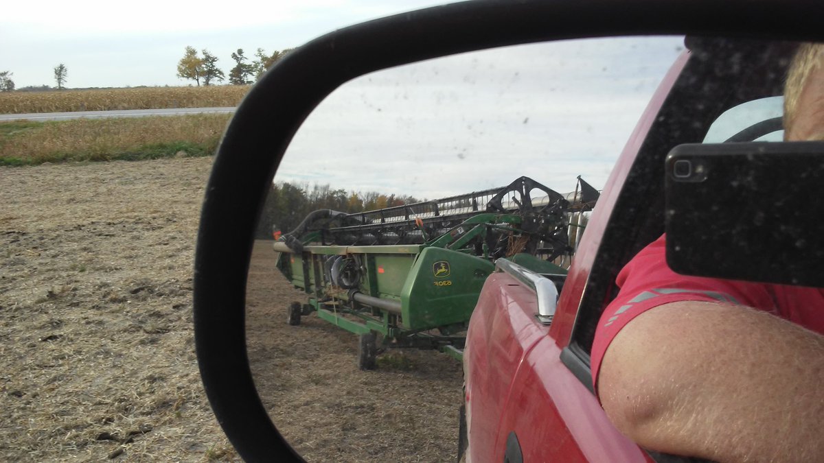 ChadBroughton1's tweet photo. Helping with the bean harvest. Close as I'm going to get to runnin' Papa's toy
#soninlaw
#wagonboy
#headerjockey
#alwaysenjoyable https://t.co/1mrZ5Cuz69