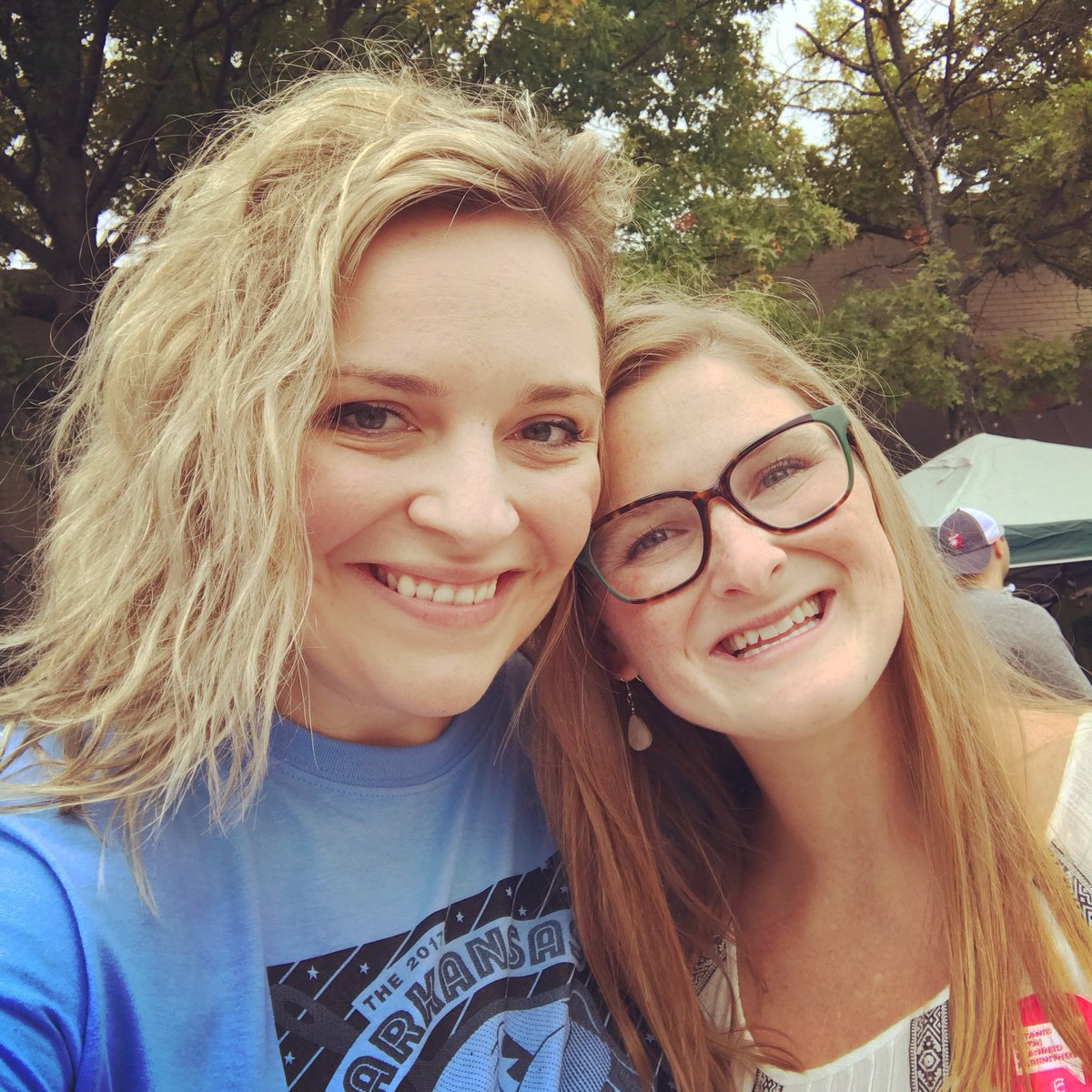ThomaThoma's tweet photo. Loved running #SocialMedia for the #arcornbreadfest2017 today, and running into friends, new and old! @arkcornbread #southernliving https://t.co/qYlXcJbnv7