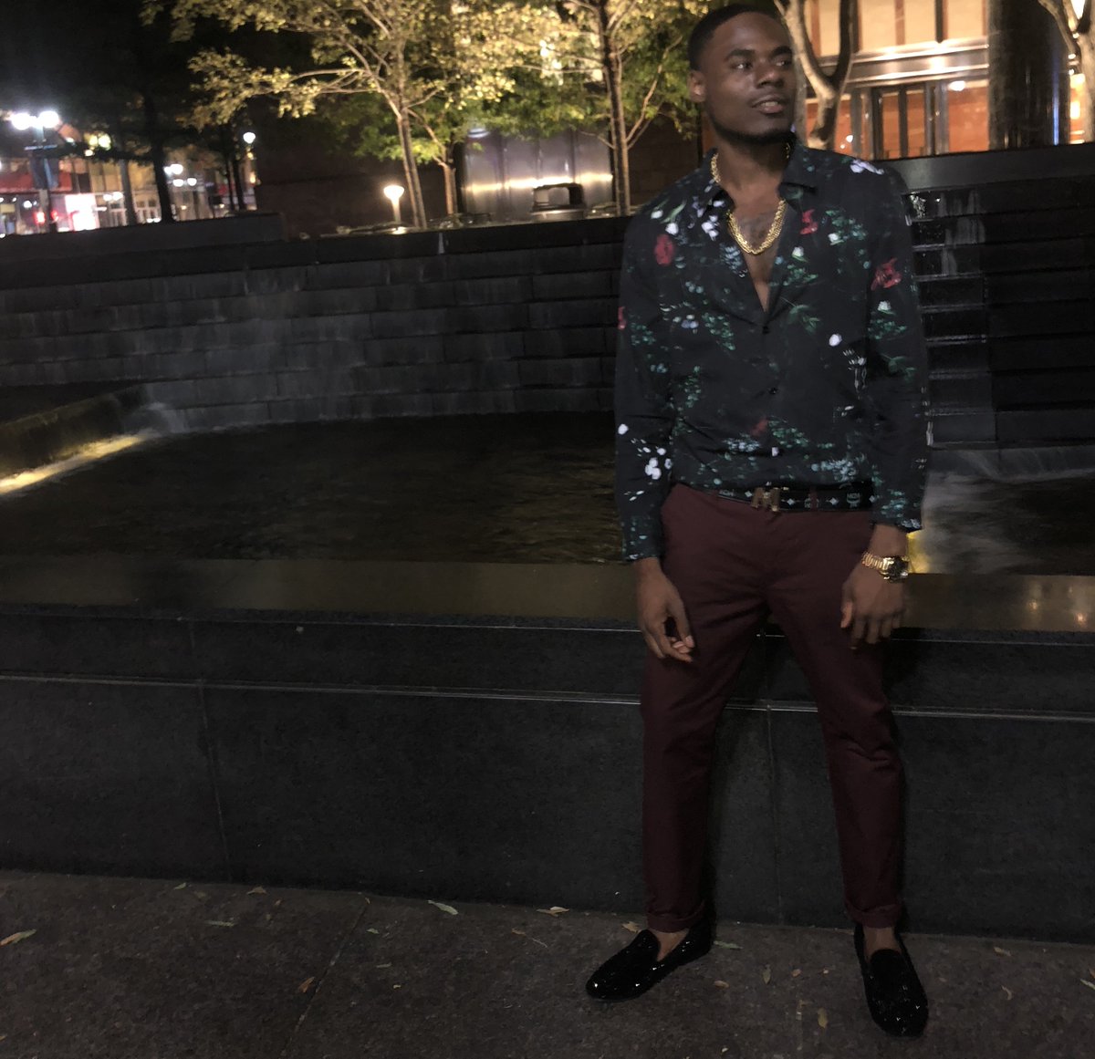 1_Mo_Shot's tweet photo. Twitter seen it last . Fit for the all black 🎒 https://t.co/dEFPyvQi8S