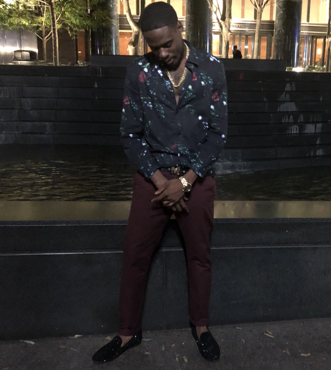 1_Mo_Shot's tweet photo. Twitter seen it last . Fit for the all black 🎒 https://t.co/dEFPyvQi8S