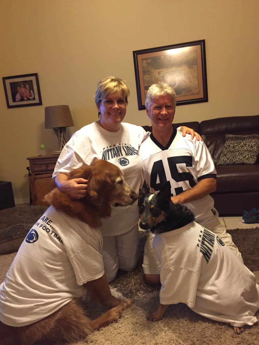 ColleenReynolds's tweet photo. #pennstatevmichigan. Reynolds #WhiteOut. Go lions!! https://t.co/dqjpQnEqDP