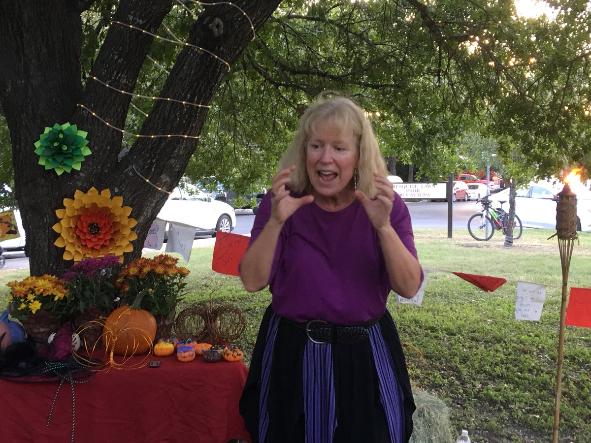 SaStorytellers's tweet photo. Storytelling at the Circle Fest tonight w/ @talesandlegends and Mark Babino! #SASAtellers #tejastales https://t.co/zyKdPnb4es