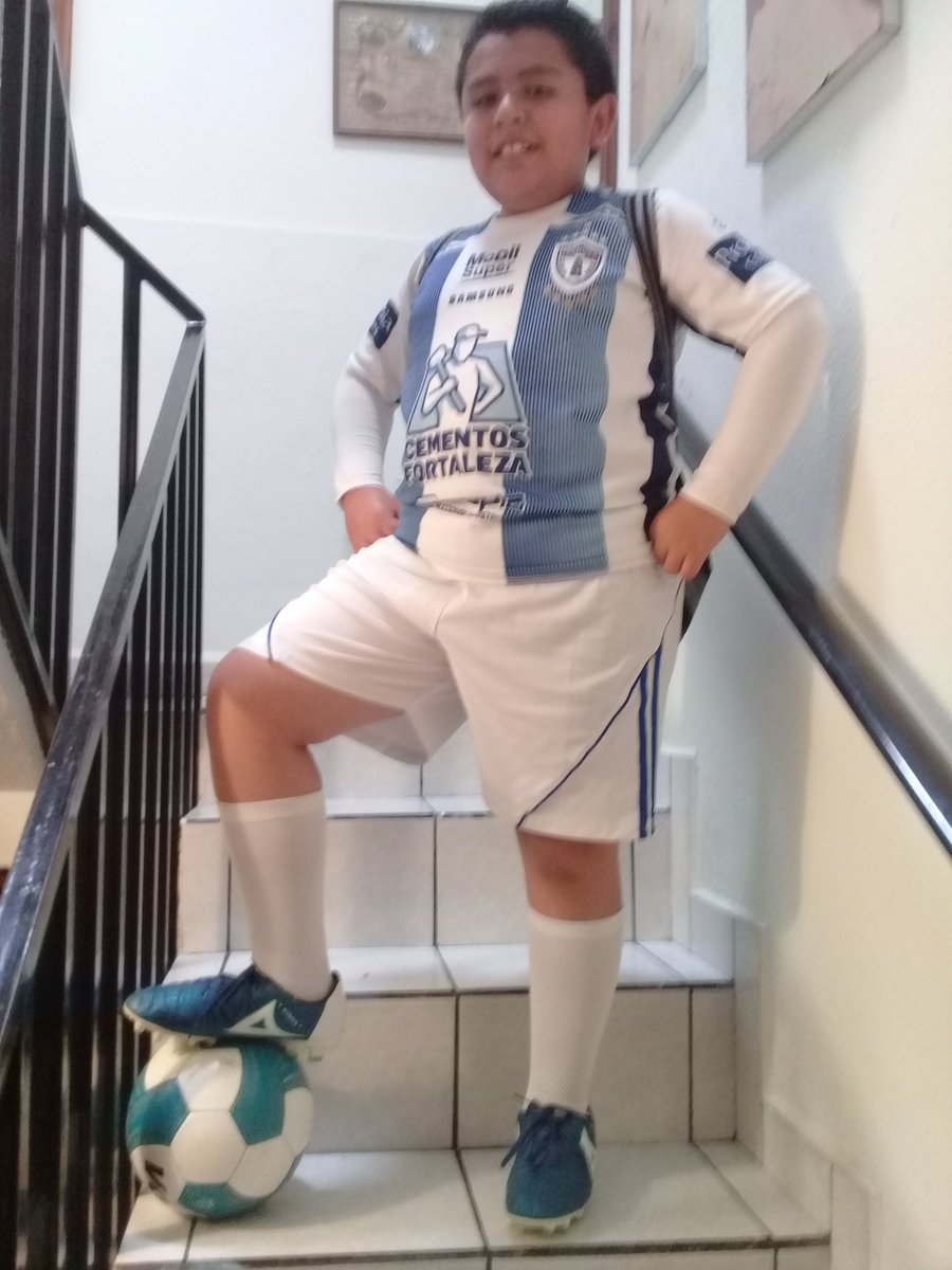 PinaGarcia's tweet photo. #TUZOSXFOX vamos Pachuca ustedes pueden hacer una victoria en el hidalgo https://t.co/9EB677wnyZ