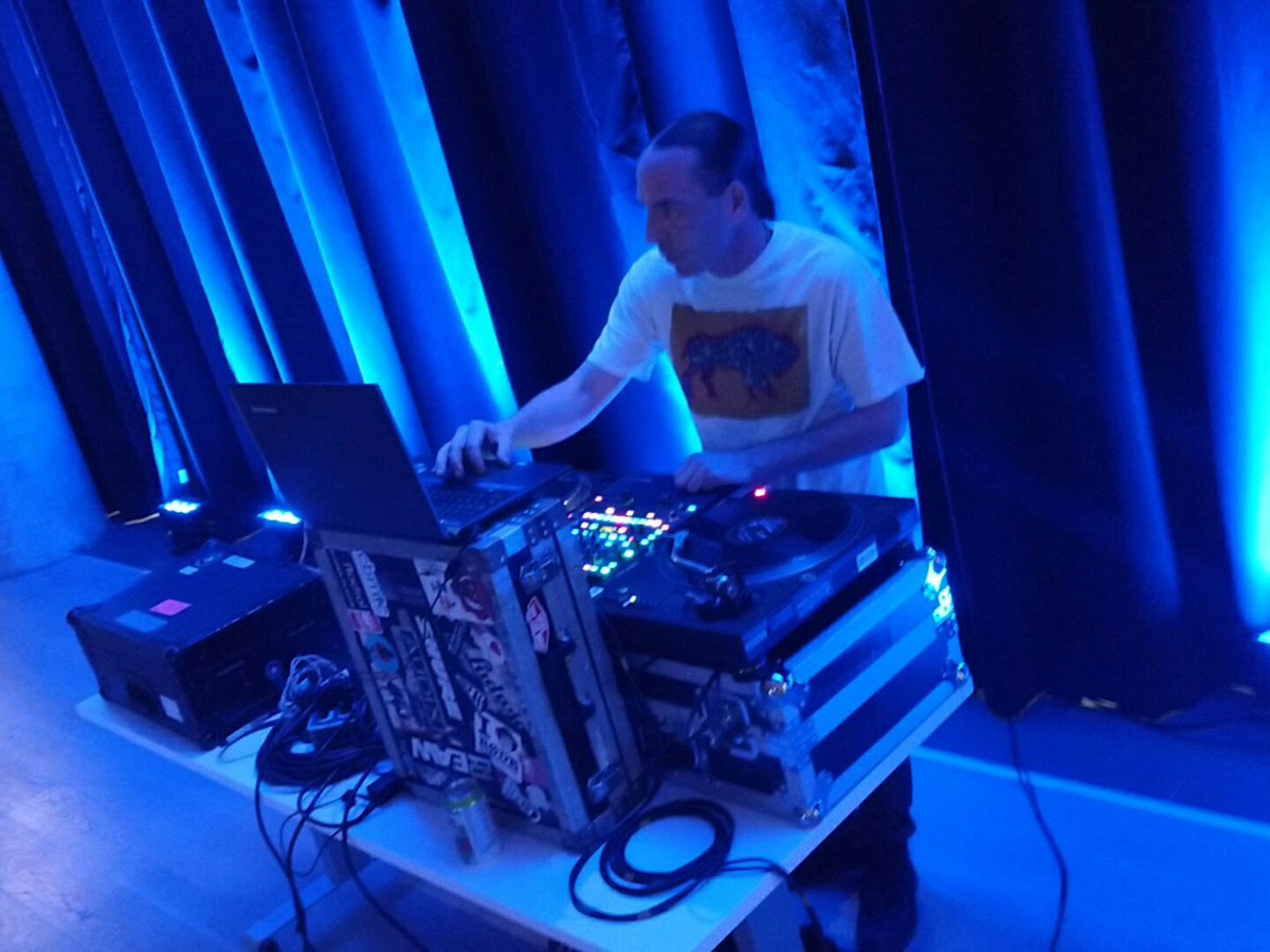 YouthArtConnect's tweet photo. So honoured to have had OG David Strickland with us for #EMERGE2017 sharing his wisdom and beats. @welcomeOVO @HalifaxPopX https://t.co/ObAEep5drk