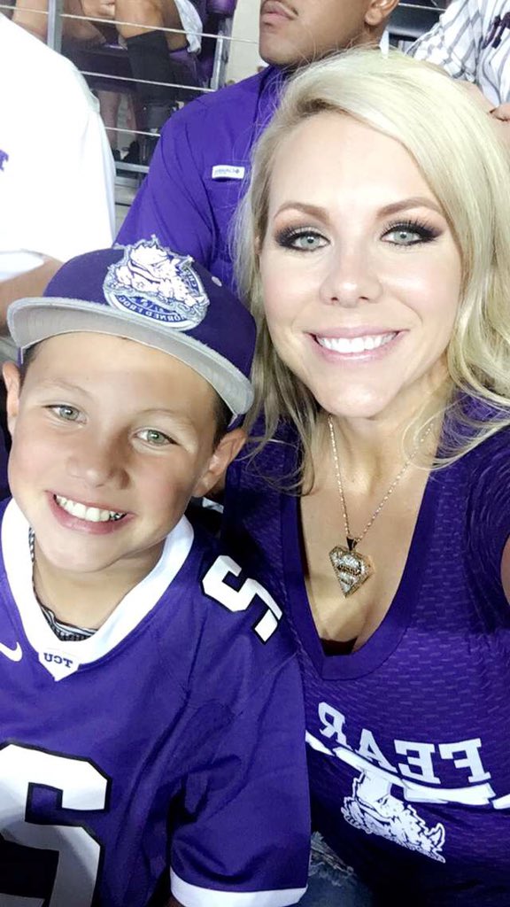 SuziSlay's tweet photo. #beatKU #tcu #slay @codyslay13 https://t.co/RpcT1QvGnH