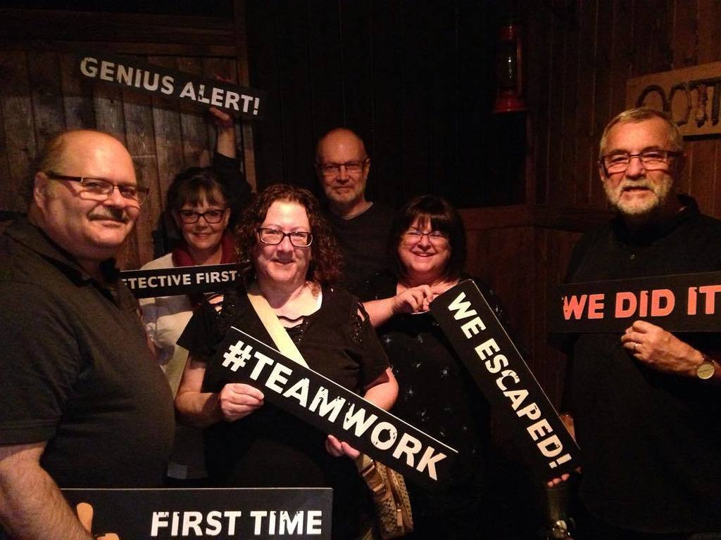 myst_minds's tweet photo. Teamwork at its finest! #firsttimeescape #teamwork #weescaped! #wedidit #geniusalert https://t.co/Odyo68Avb3