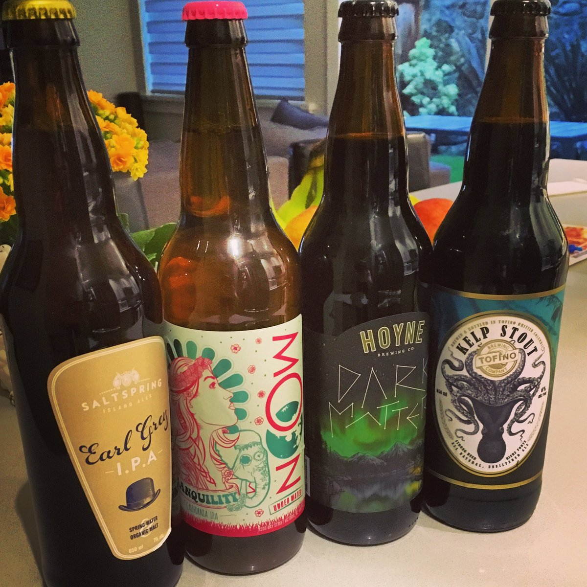 Capping off #smallbizsaturday with some local craft beers! @shopsmallbiz <a href="/moonbrewery/">The Moon Under Water Brewery, Pub and Distillery</a> <a href="/tofinobrewco/">TofinoBrewCo</a> @hoynebrewing @saltspringislandales
