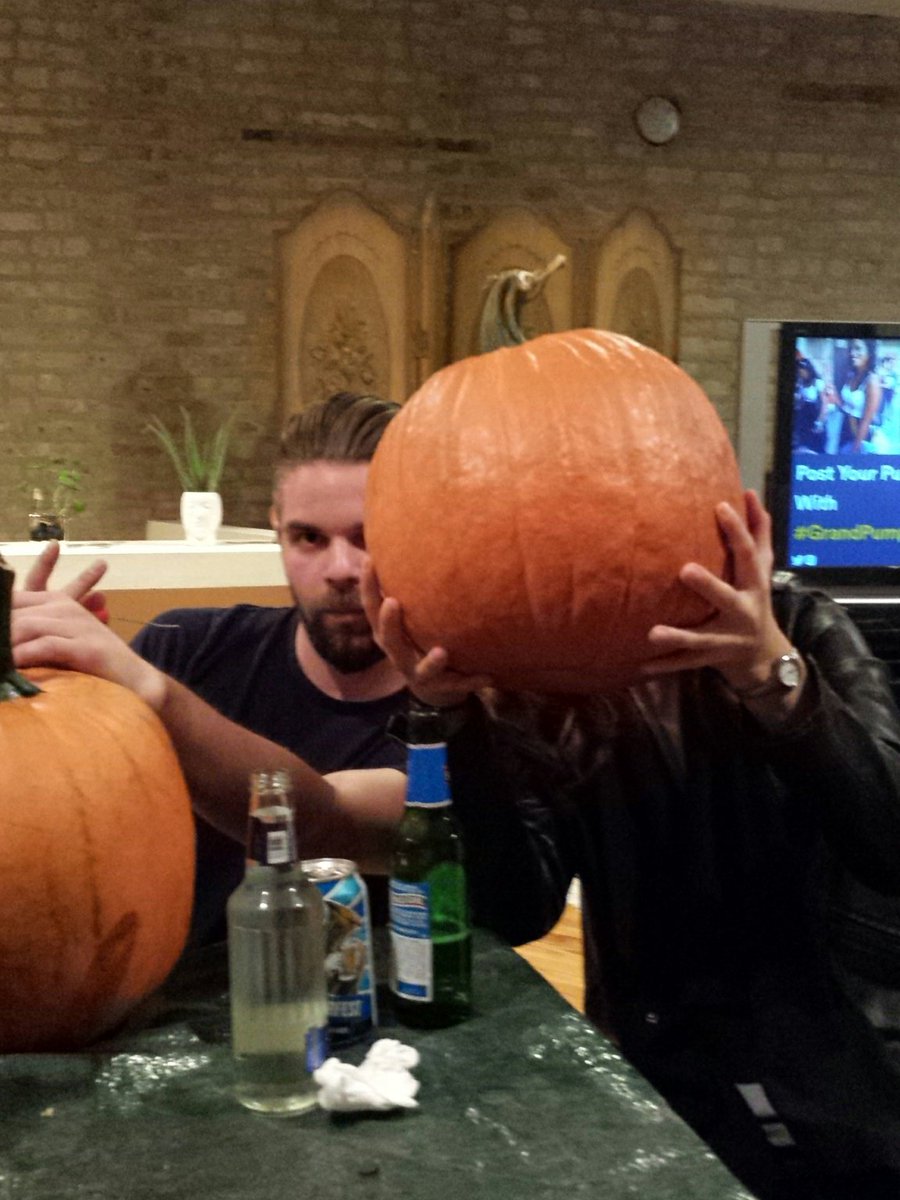 hipscure's tweet photo. #grandpumpkinbash https://t.co/wwfCM0Sqlp