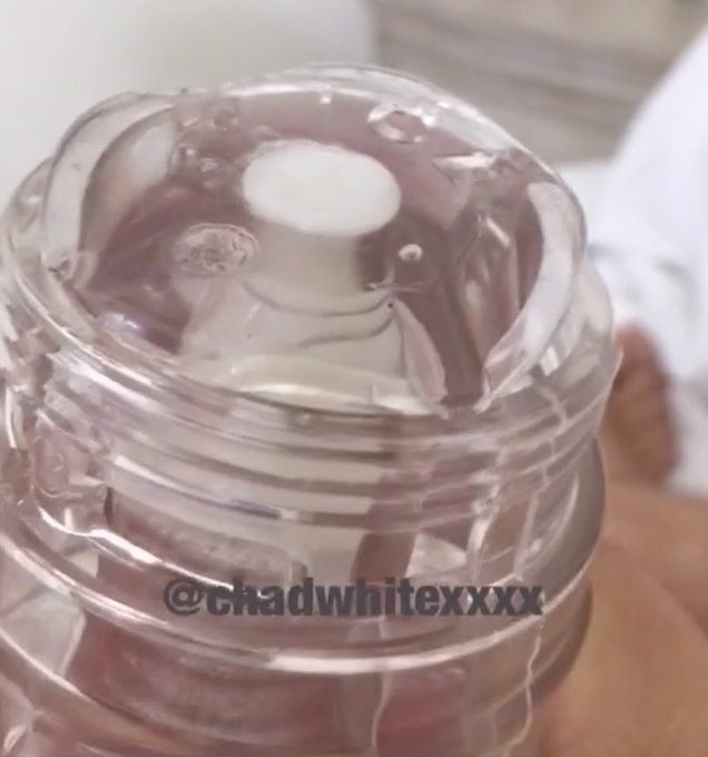 I can't stop thinking about how @chadwhitexxx filled a fleshlight to overflowing with his big dick and