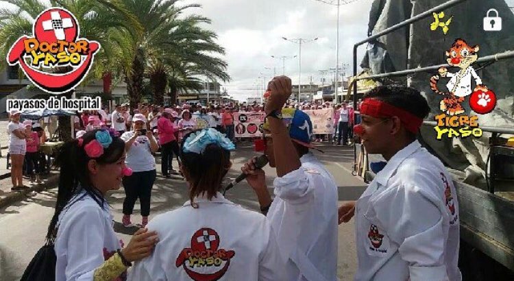 doctoryasotigre's tweet photo. Hoy estuvimos en la #CaminataRosada, organizada por nuestros amigos de @unicam_oficial, "Tócate para que no te toque" #PayasosDeHospital https://t.co/GArJ5guoNc