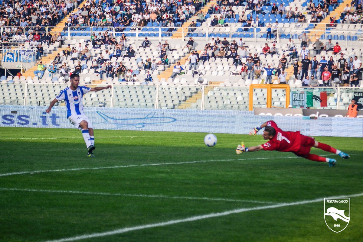 PescaraCalcio's tweet photo. Tutte le foto e le curiosità di #PescaraAvellino #PESAVE @Lega_B su https://t.co/7dp164Skz9 https://t.co/6PsZ01ohlY