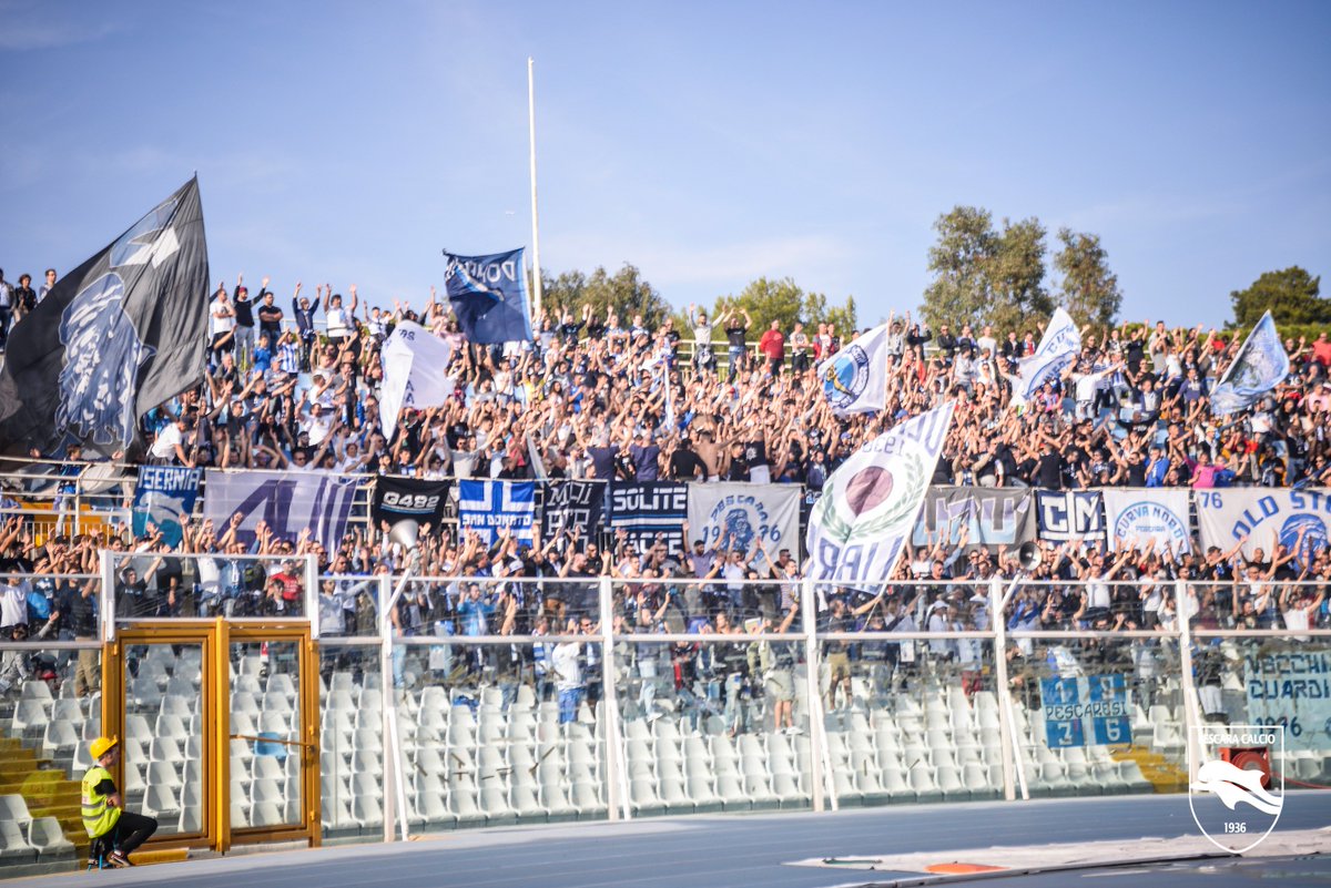 PescaraCalcio's tweet photo. Tutte le foto e le curiosità di #PescaraAvellino #PESAVE @Lega_B su https://t.co/7dp164Skz9 https://t.co/rsMv9FiFOJ