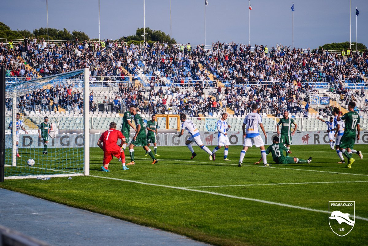 PescaraCalcio's tweet photo. Tutte le foto e le curiosità di #PescaraAvellino #PESAVE @Lega_B su https://t.co/7dp164Skz9 https://t.co/rsMv9FiFOJ