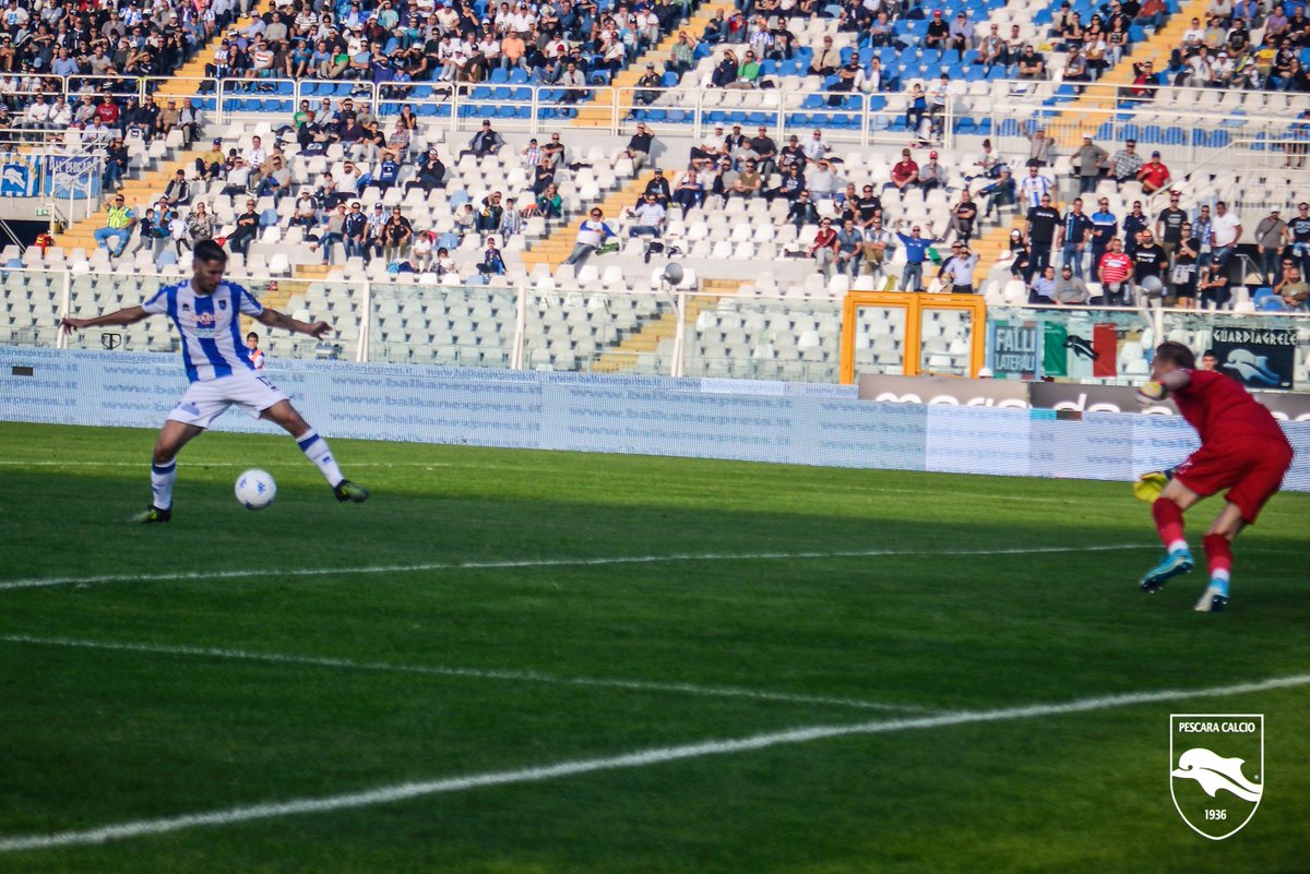 PescaraCalcio's tweet photo. Tutte le foto e le curiosità di #PescaraAvellino #PESAVE @Lega_B su https://t.co/7dp164Skz9 https://t.co/6PsZ01ohlY