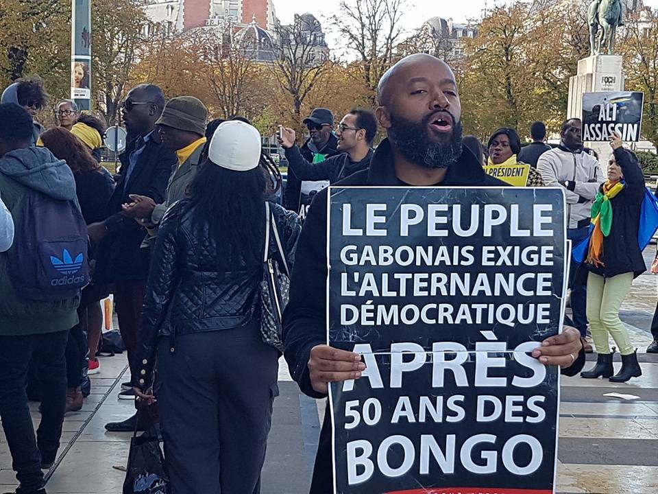 #GABON LE PEUPLE C'EST NOUS
#JEAN_PING LE PRÉSIDENT ET #ALIBONGO UN ASSASSIN QUI DOIT ETRE JUGÉ <a href="/UN/">United Nations</a> <a href="/UNHumanRights/">UN Human Rights</a> <a href="/coe/">Council of Europe</a> <a href="/EU_Commission/">European Commission</a> #CPI