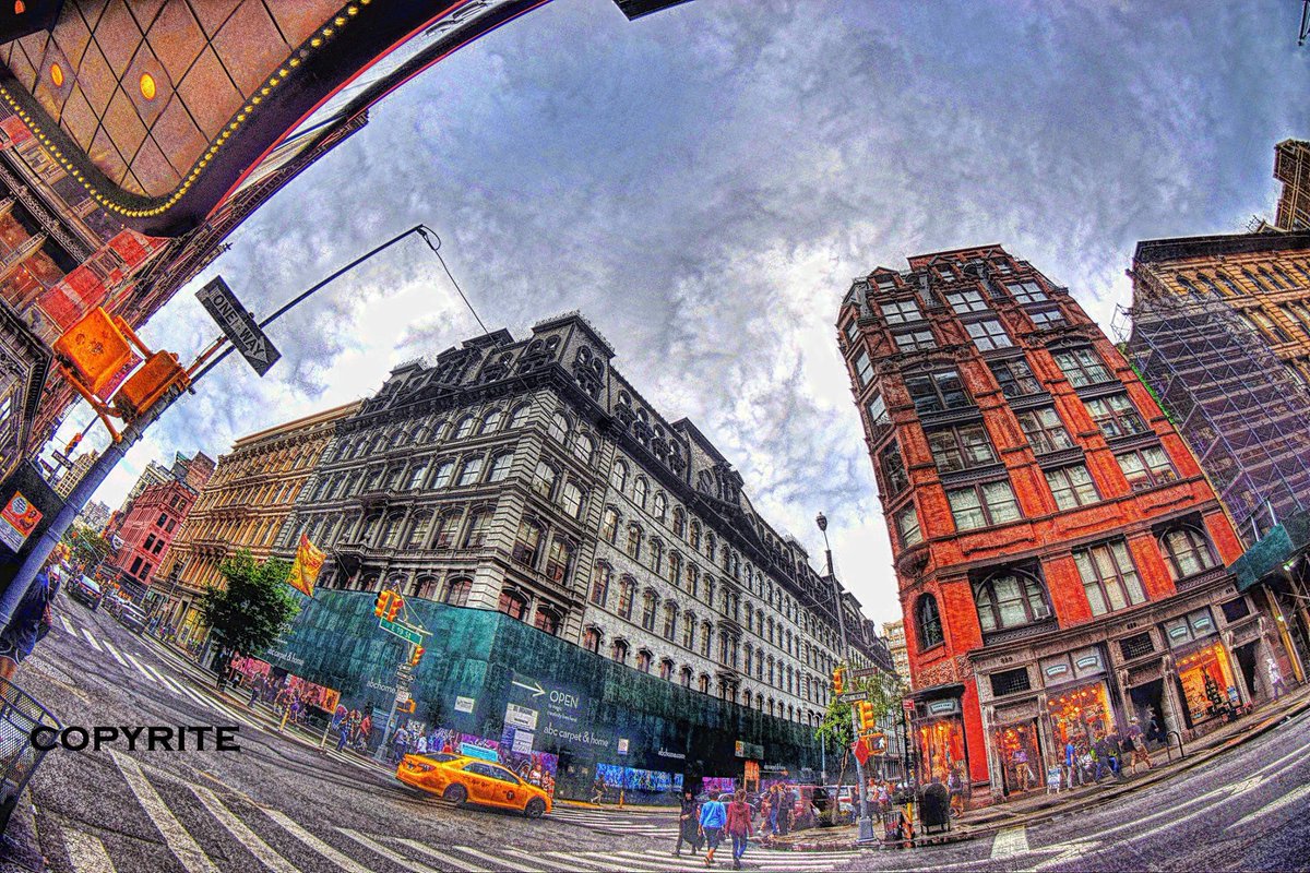 Trish3D's tweet photo. Union Square, New York City https://t.co/6FbxUyD1Yu
