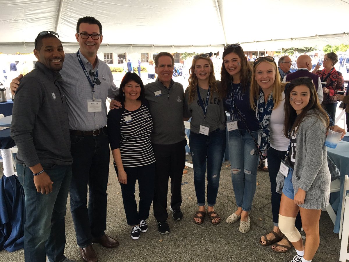 LaVall_Jordan's tweet photo. Old friends & new ones! All #ButlerFam though! #ButlerHOCO #GoDawgs https://t.co/0Nbf3bxNAf