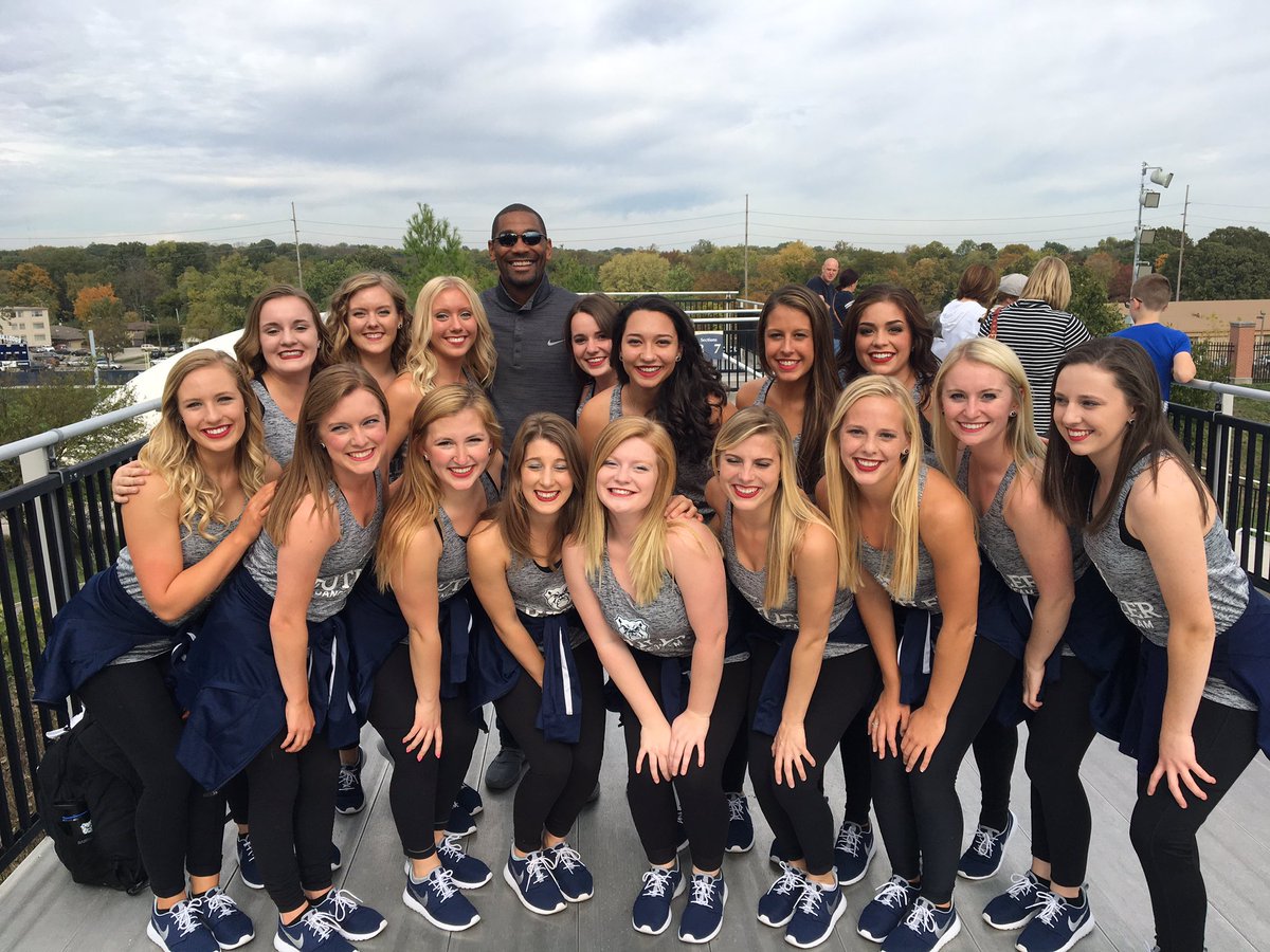 LaVall_Jordan's tweet photo. Old friends & new ones! All #ButlerFam though! #ButlerHOCO #GoDawgs https://t.co/0Nbf3bxNAf