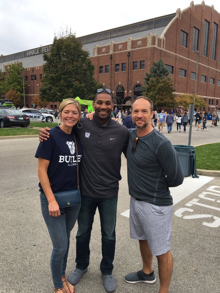 LaVall_Jordan's tweet photo. Old friends & new ones! All #ButlerFam though! #ButlerHOCO #GoDawgs https://t.co/0Nbf3bxNAf