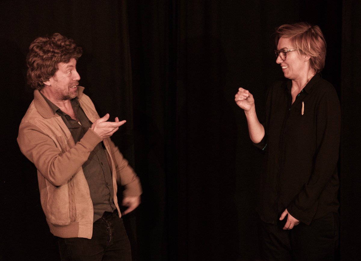Ratibortheater's tweet photo. #GurkeOderBanane #Berlin #Impro #SamstagNachmittag @DieGorillas #Kreuzberg #WerGewinntDasGorillaStipendium ? #DasPublikumWähltDenGewinner https://t.co/05INTYyQ2r