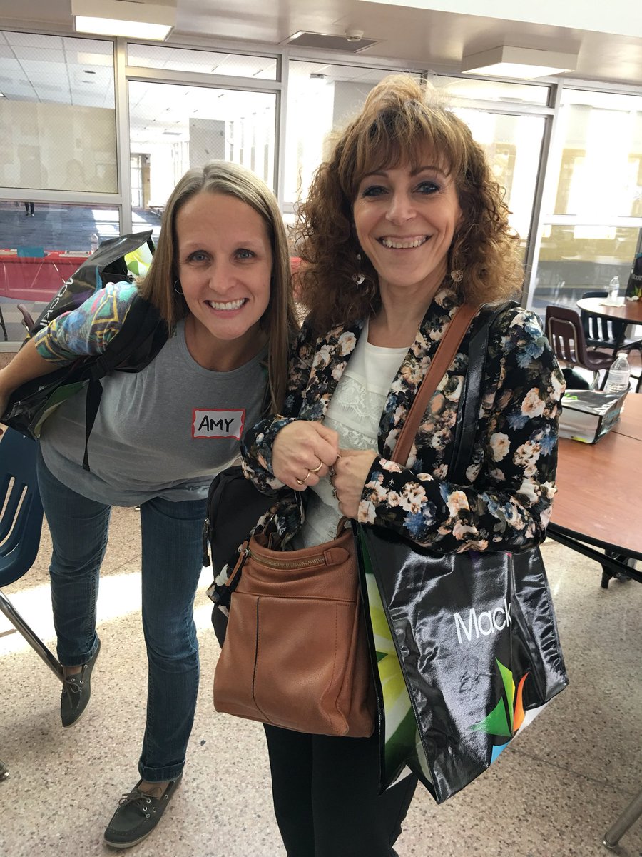 edcamplc2017's tweet photo. #edcampLC wrapping up with Amy and Franca! Thanks for coming! https://t.co/BQE6RfFcBy