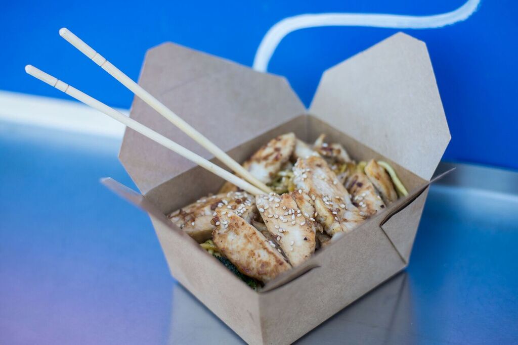 Oh look, there's noodles! We're open today from 6pm to midnight. 🍜