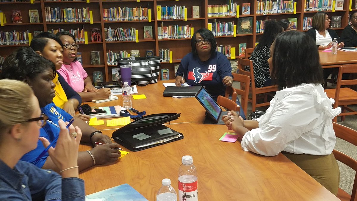 PatLeon07604287's tweet photo. Great TCRWP training at Jones Elementary.@AldineISD https://t.co/jLjiHLdP9D