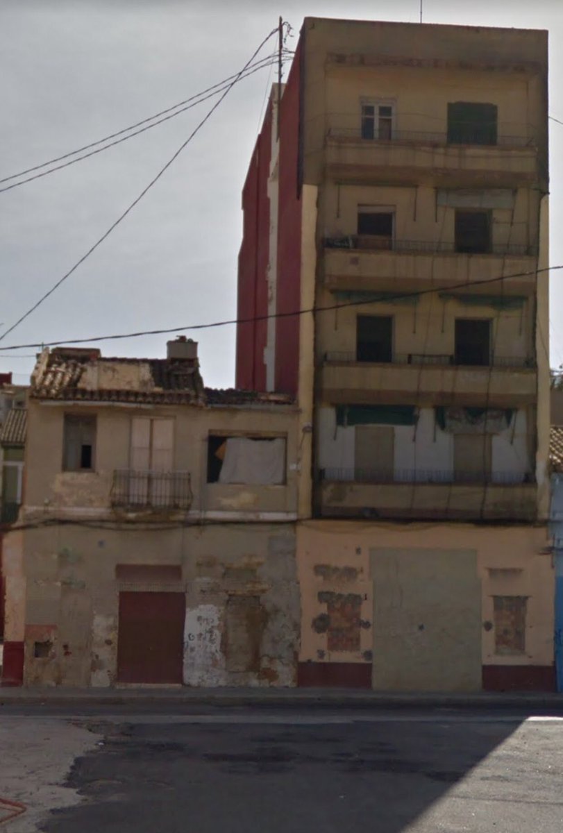 poblenoudelamar's tweet photo. Inevitablemente debemos seguir denunciando la situación #zona0 de @poblenoudelamar #Cabanyal #Canyamelar hasta cuando? @ValenciaEscucha https://t.co/lJblsy7EnO
