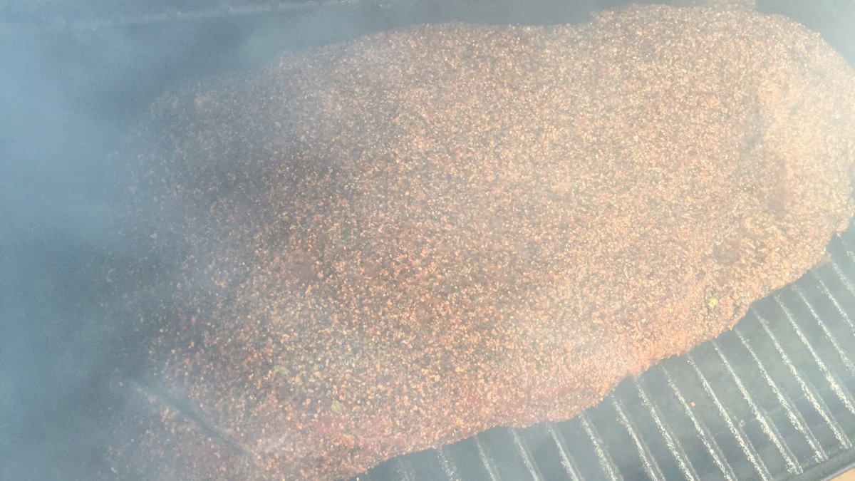 PinatasMaui's tweet photo. What day is it?#SmokehouseSaturday Texas-Style Smoked #Brisket is back! #AllDayHappyHour #Maui #Hawaii #HitPinatas #SmokeEmIfYaGotEm https://t.co/RMRObwSAzS