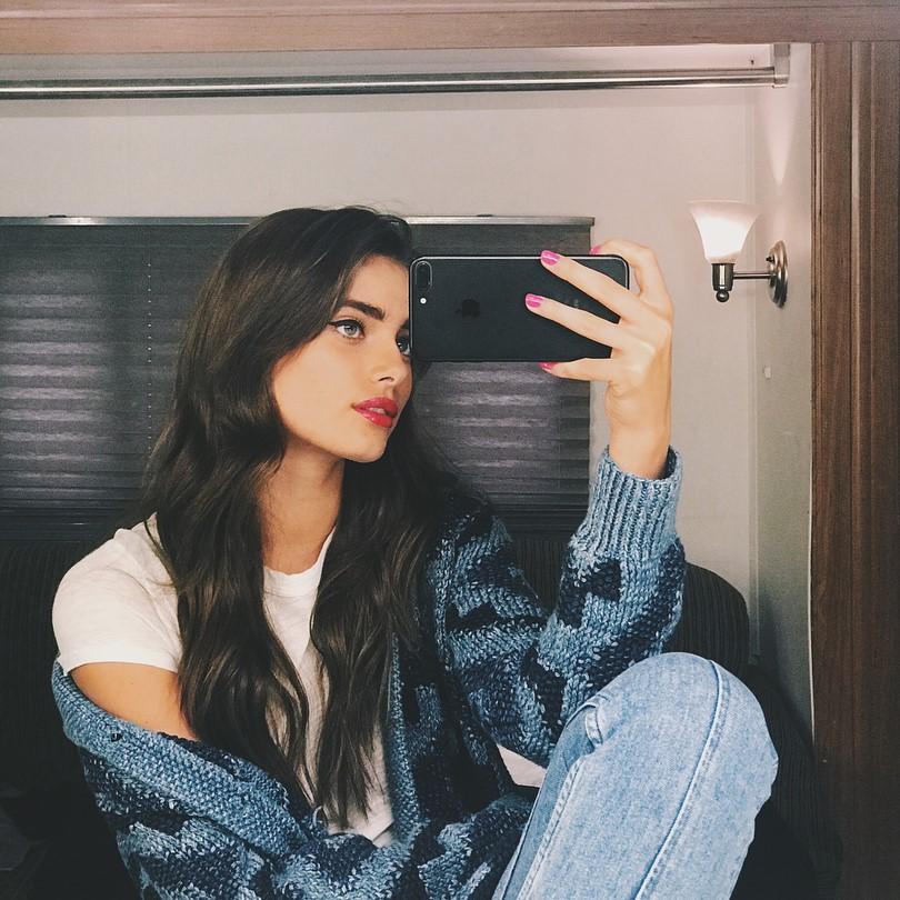 LancomeUSA's tweet photo. Mirror selfie goals. ✨ @TaylorMarieHill https://t.co/v4O99SNJOe