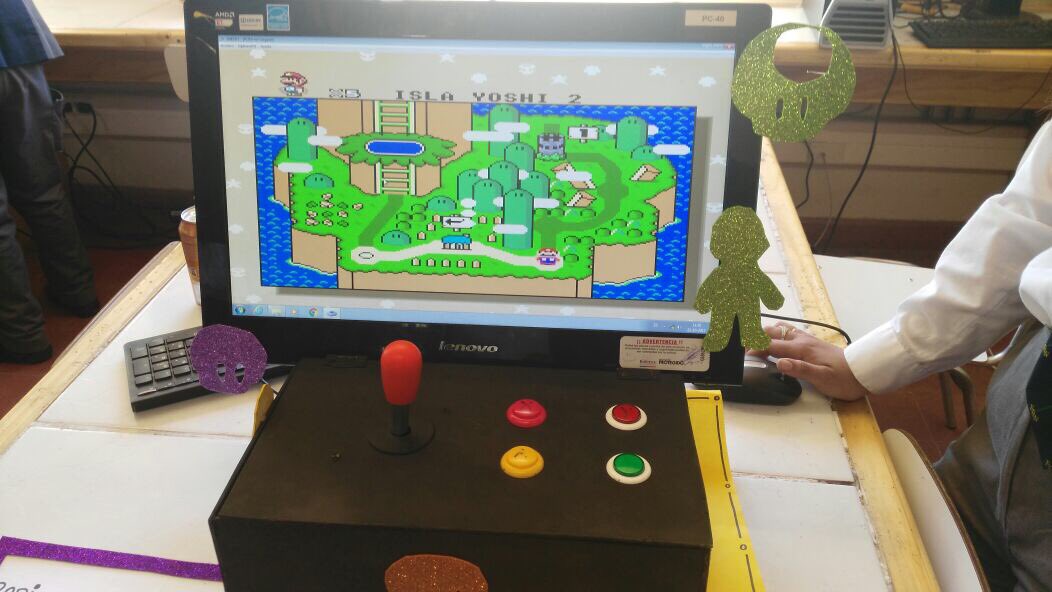 FTMovistarCL's tweet photo. Las chicas del Colegio Técnica Las Nieves armaron su propio #Arcade 🎮😍 #IMET #PuertasAbiertas #LaProtectora #Teleco https://t.co/EU4OF65S4X