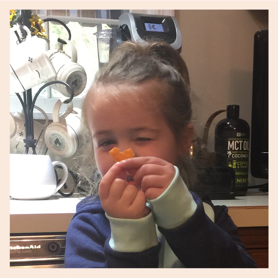 KTD8109's tweet photo. Holly was so stoked that her @cheezit looked like the @CVSHealth heart after she took a bite! 😂❤️🧀 https://t.co/HYSAEZKTFL