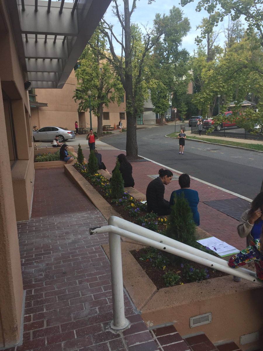 EmergeVirginia's tweet photo. Call time outside? Yes! #dcbootcamp #EmergeNow #WhySheRuns https://t.co/QZrni9eRP2