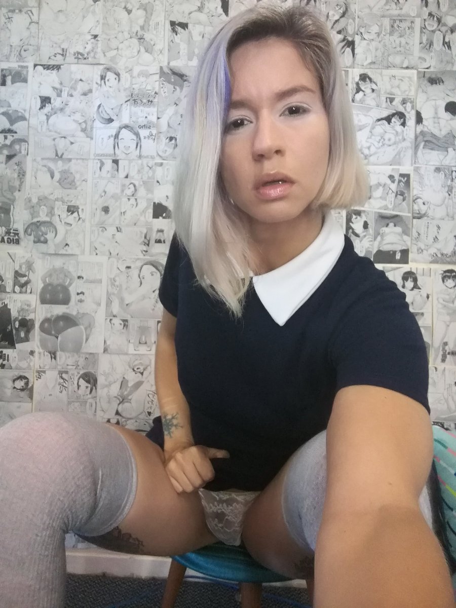 pennypeach03's tweet photo. Children of the corn I'm cumming online to take your soul #chaturbatehalloween #onlinenow #SpookyBreakfast #StephenKing https://t.co/TPfKcKbuMq