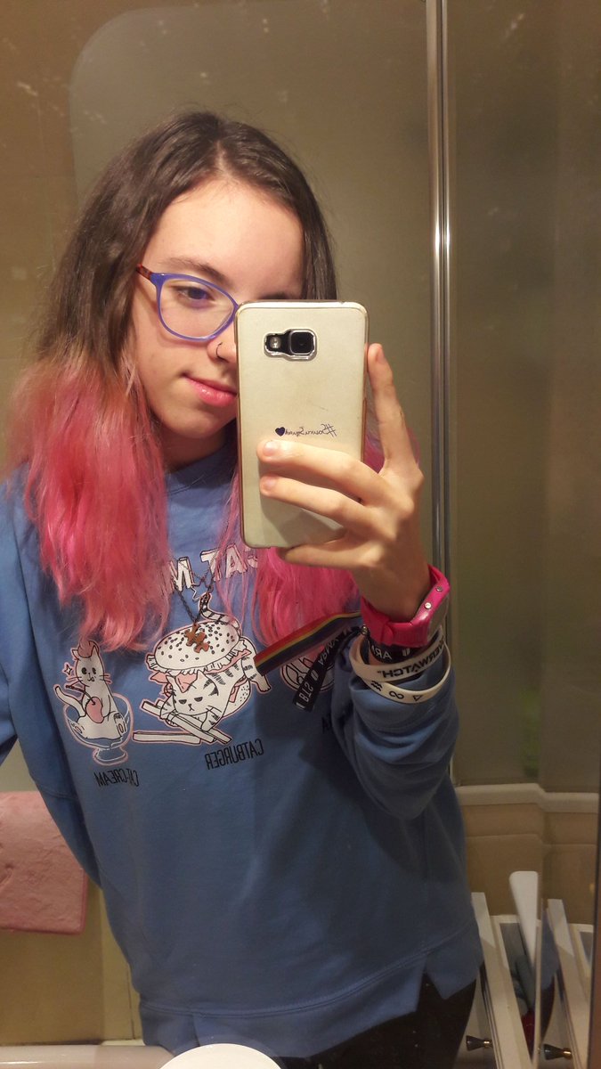 CypherSaurus's tweet photo. te gusta mi nueva funda recién hecha por mí @NickSaurus11 ? 💙
#SauruSquad💙 https://t.co/fPjUdhJrvH