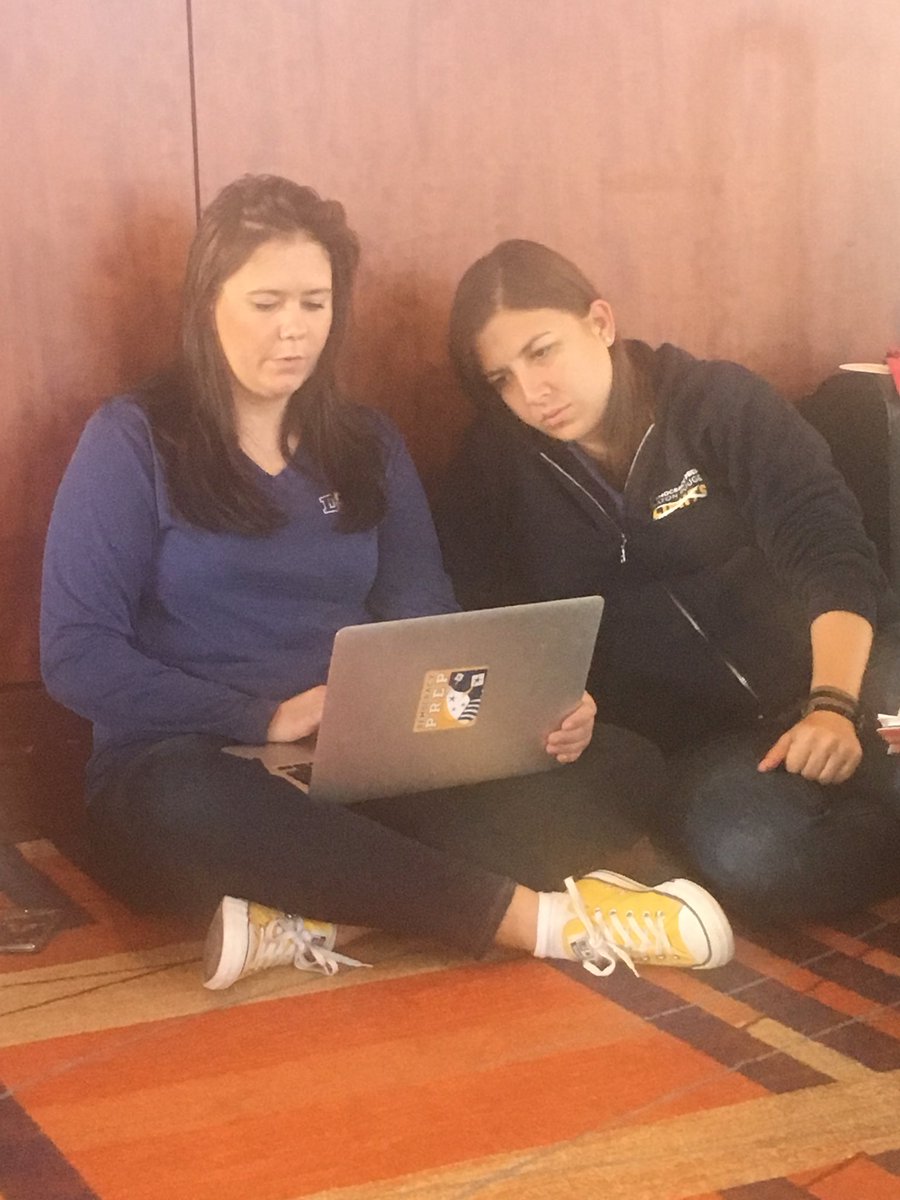 lisafriscia's tweet photo. One of the best parts of #DPYou2017 is watching everyone sharing what they know with each other. I see you @DPBatonRouge ! 💙👍 #pdatdp https://t.co/YK2PihB4lo