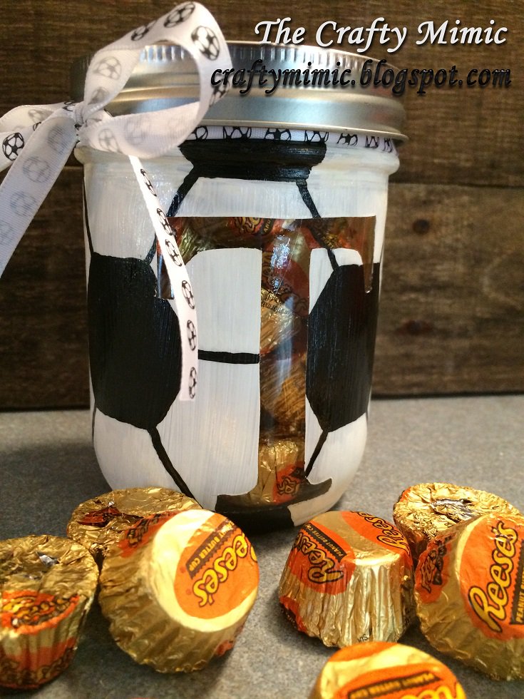 TheCraftyMimic's tweet photo. #DIY Hey #soccer fans, check out this easy #gift to make! https://t.co/z7c67Mq10I https://t.co/KVIFR1bR9q