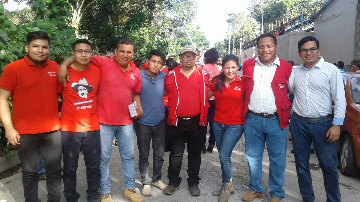 MiltonGaray80's tweet photo. A punto de iniciar el recorrido del desfile del fmln en San Rafael Cedros https://t.co/hq39YkeHKF