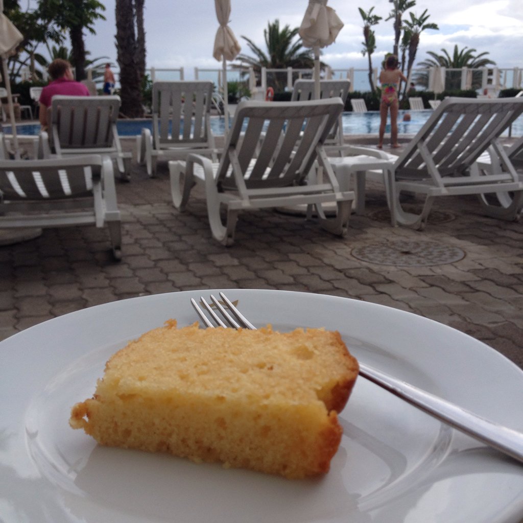 martingould73's tweet photo. This holidaying malarkey in Madeira is just a piece of cake 😂 https://t.co/zOeGCRyko9