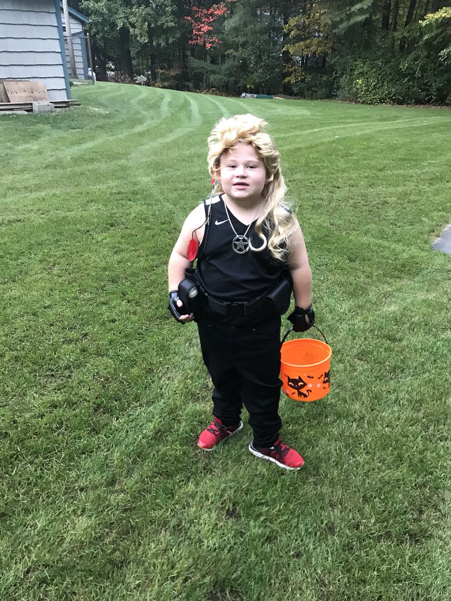 CharlBarends's tweet photo. @DogBountyHunter fighting crime in MA. We love you guys! https://t.co/mRareejJ2I