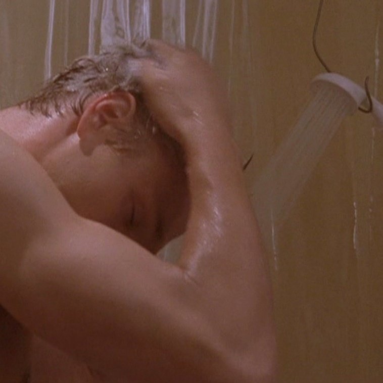 RerunTreeHill's tweet photo. Things are getting #steamy in #TreeHill! Season 1 Episode 4 is up. New blog on Tuesday! #OTH #OneTreeHill #LucasScott #makeshiftshower https://t.co/fRqWHXyBG5